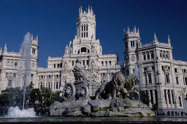 بلازا دي سيبيليس الاماكن السياحية في مدريد
