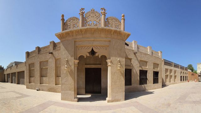 حي الفهيدي التاريخي من اشهر معالم السياحة في دبي