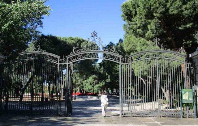 حدائق ساباتيني في مدريد

