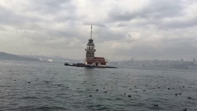 برج البنت في اسطنبول