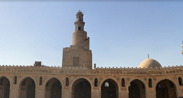 مسجد ابن طولون - افضل الاماكن السياحية في القاهرة