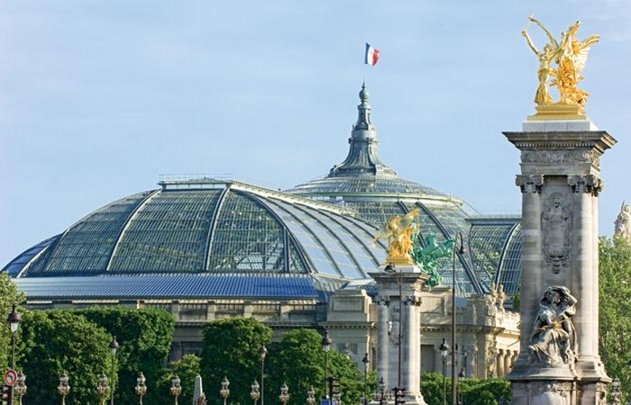 القصر الكبير باريس