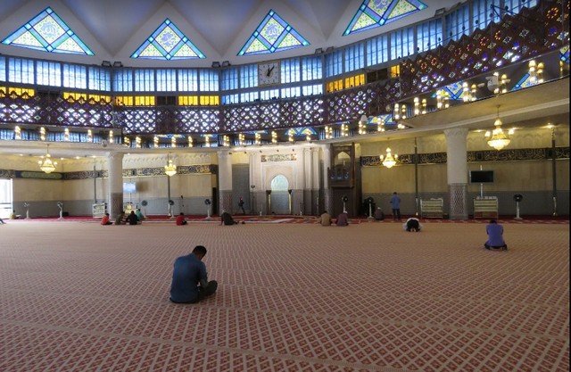 المسجد الوطني في كوالالمبور السياحة في كوالالمبور