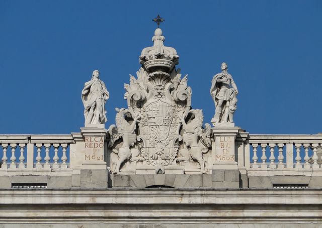 حدائق القصر الملكي في مدريد اسبانيا