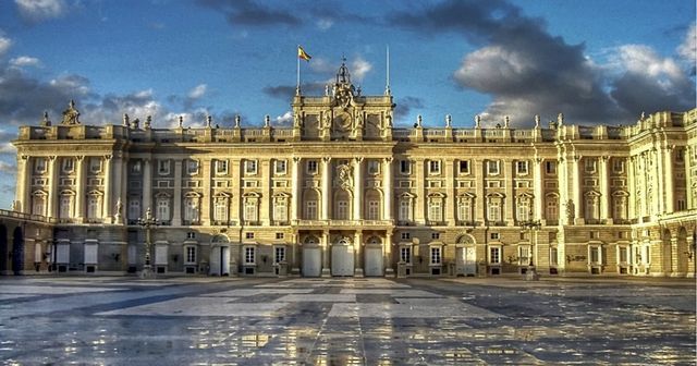 القصر الملكي في مدريد - السياحة في مدريد