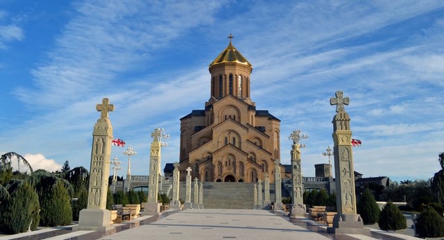كاتدرائية الثالوث المقدس في تبليسى