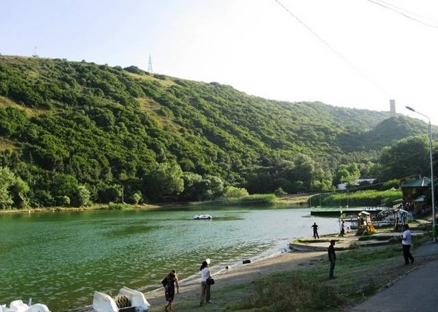 بحيرة السلاحف في تبليسي السياحة في تبليسي