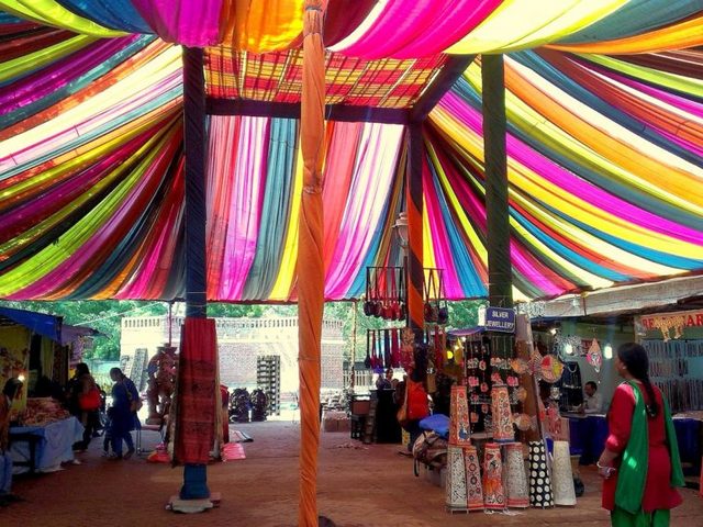 سوق دلي هات - اماكن سياحية في نيودلهي