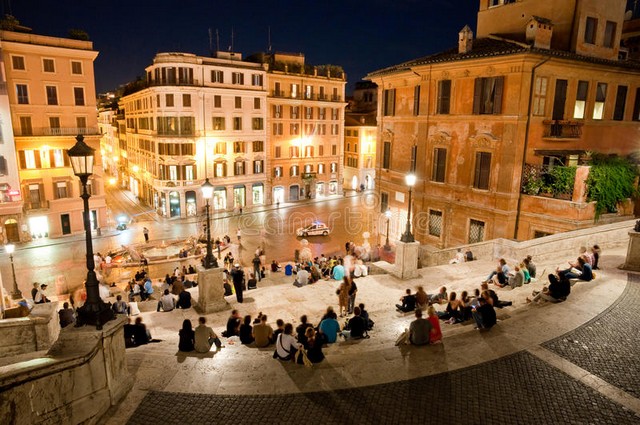 ساحة اسبانيا في روما