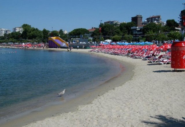 شاطئ جدا بوستان في اسطنبول
