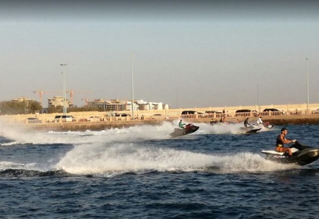 غواصين بحر الصحراء في  جدة